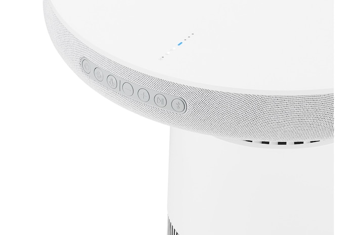 AF20SOUND LG Puricare™ AeroSpeaker 斜角底視圖，顯示喇叭格柵和 LED 環