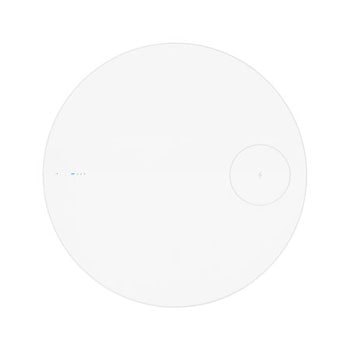 AF20SOUND LG PuriCare™ Aerospeaker 斜角俯視圖，展示頂部面板連充電區域