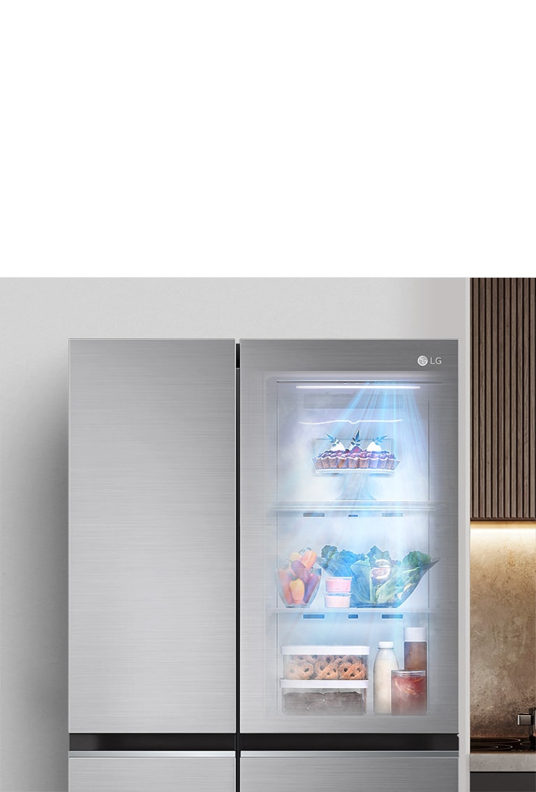 黑色 InstaView 雪櫃的正視圖，內裏亮燈。通過 InstaView 櫃門可看到雪櫃內的東西。DoorCooling 功能下，藍色光線照耀櫃內物品。