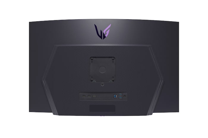 燈光關閉的 45GS95QE 放大後視圖