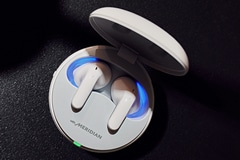 LG TONE Free 開啟 UV Nano 的圖片。