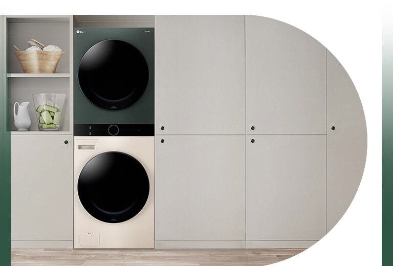 In the video, there are scenes in which stackable washing machines and dryers are emptied and replaced with LG WashTower. It shows the improvement of user convenience and space efficiency in the home.