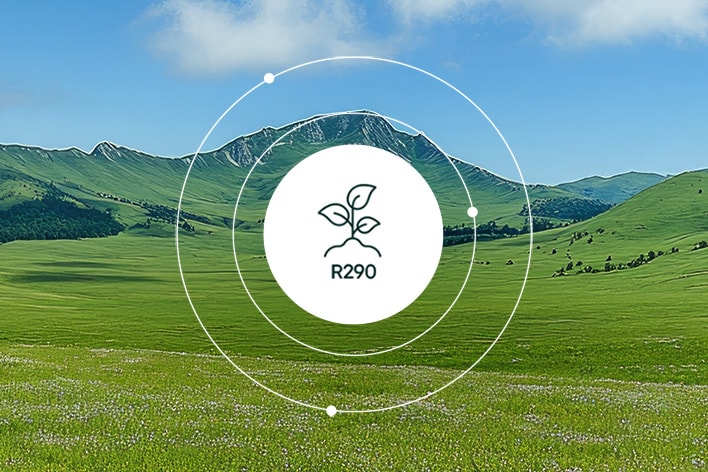 LG graphic shows an R290 symbol with a leaf icon over a green mountain landscape, representing the use of the R290 refrigerant.