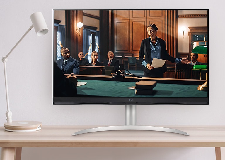 The 32-inch UHD 4K (3840x2160) display reproduces clear images and precise colours with DCI-P3 90% (Typ.).