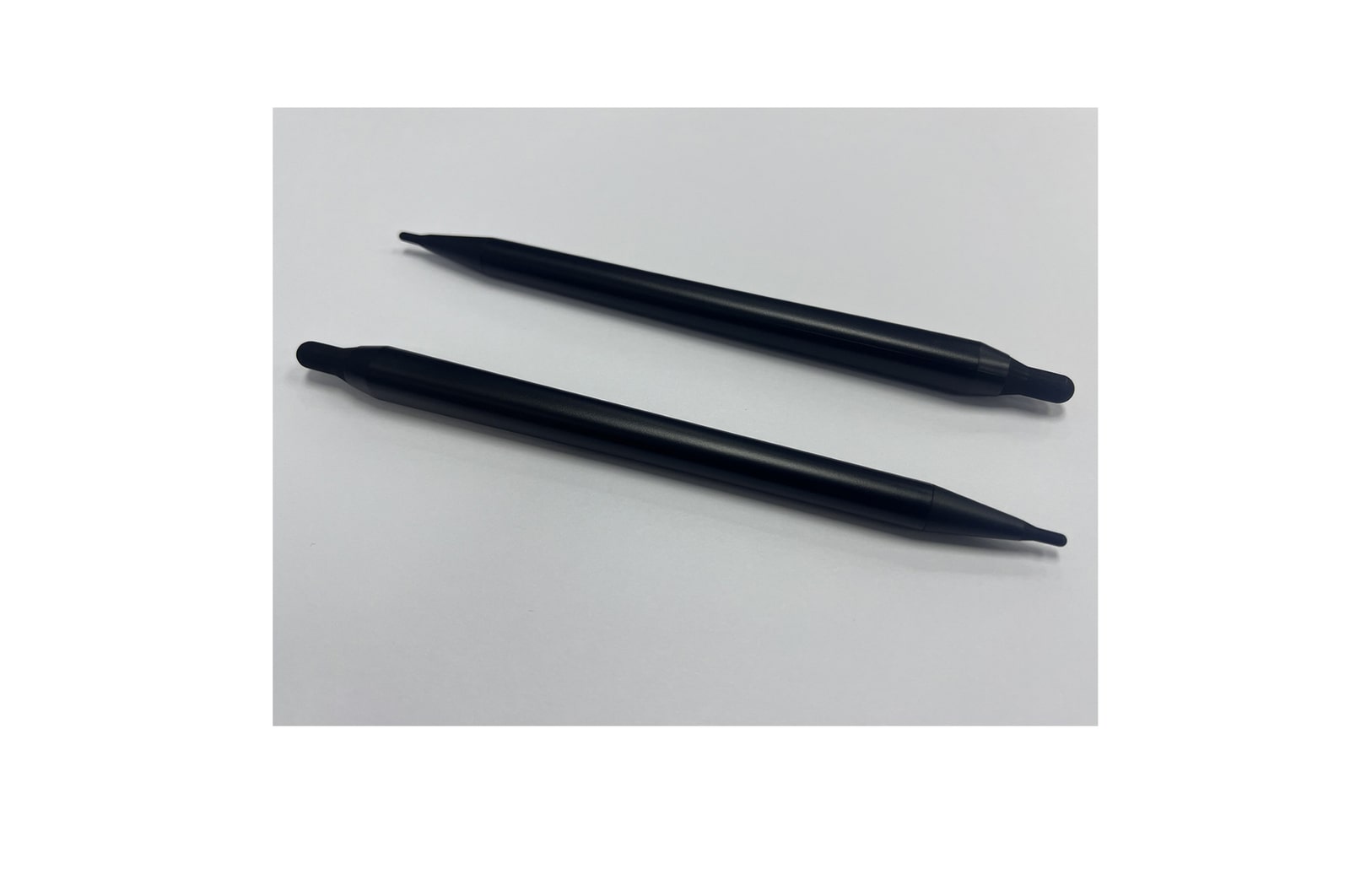 Front view of Commercial TV TR3 Touch Pen SW13F COV37442101