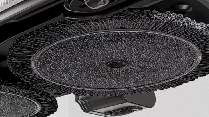 A vacuum mop supplying water automatically while rotating A vacuum mop supplying water automatically while rotating