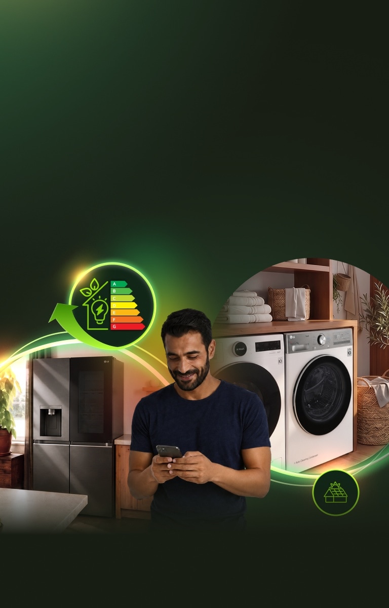 Egy férfi okostelefonján ellenőrzi LG energiahatékony háztartási készülékeit egy modern otthonban, hűtőszekrénnyel, mosógéppel és energiahatékonysági ikonnal.