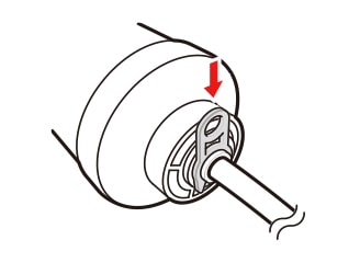 Nyomja meg és tartsa lenyomva a Vízszűrő gombot három másodpercig Ezzel visszaállítja a Szűrőcsere ikont Az új vízszűrő aktiválva van Folyassa a vizet körülbelül 5 percig, hogy eltávolítsa a rendszerből a bent rekedt levegőt és szennyeződéseket