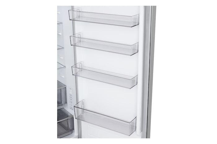 GBBSJ2CCPY nyitott hűtőajtó polcaival