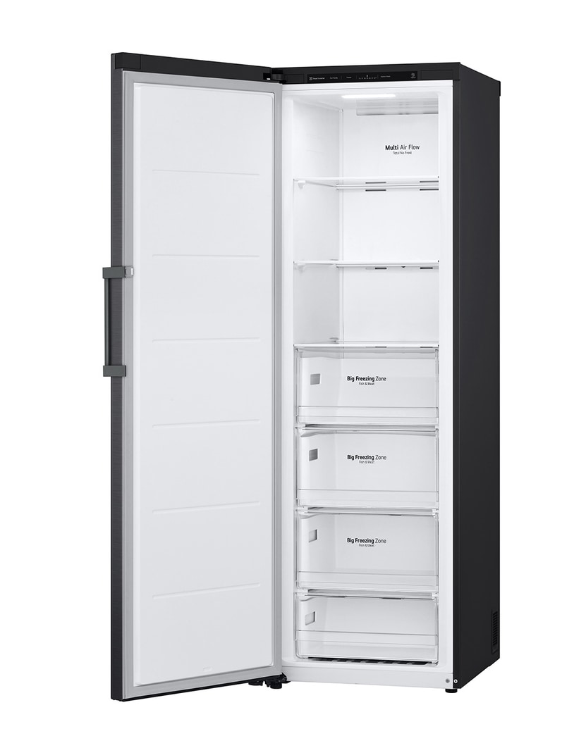 Bal oldali nézet, nyitott ajtóval élelmiszerek nélkül