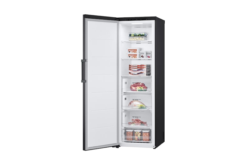 Bal oldali nézet, nyitott ajtóval élelmiszerekkel