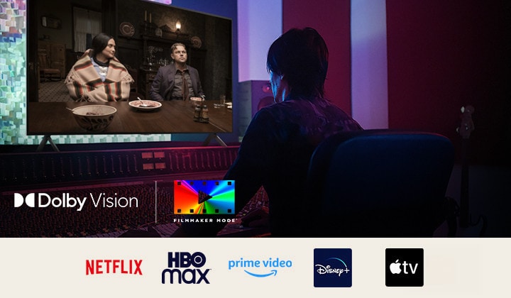Egy rendező a vezérlőpult előtt, miközben a „Killers of the Flower Moon (Megfojtott virágok)” című filmet vágja egy LG QNED TV-n. Balra lent a Dolby Vision logó és a FILMMAKER MODE logó látható. A kép alatt a Netflix, HBOmax, Prime Video, Disney Plus, Apple TV és LG Channels logói láthatók. 