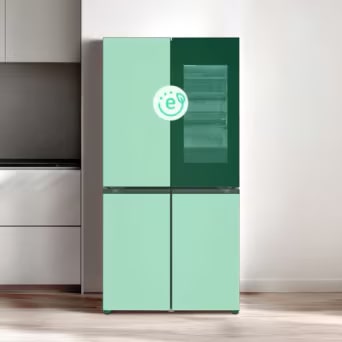LG InstaView™ Négyajtós hűtőszekrény AI Takarékos Üzemmód ikonnal