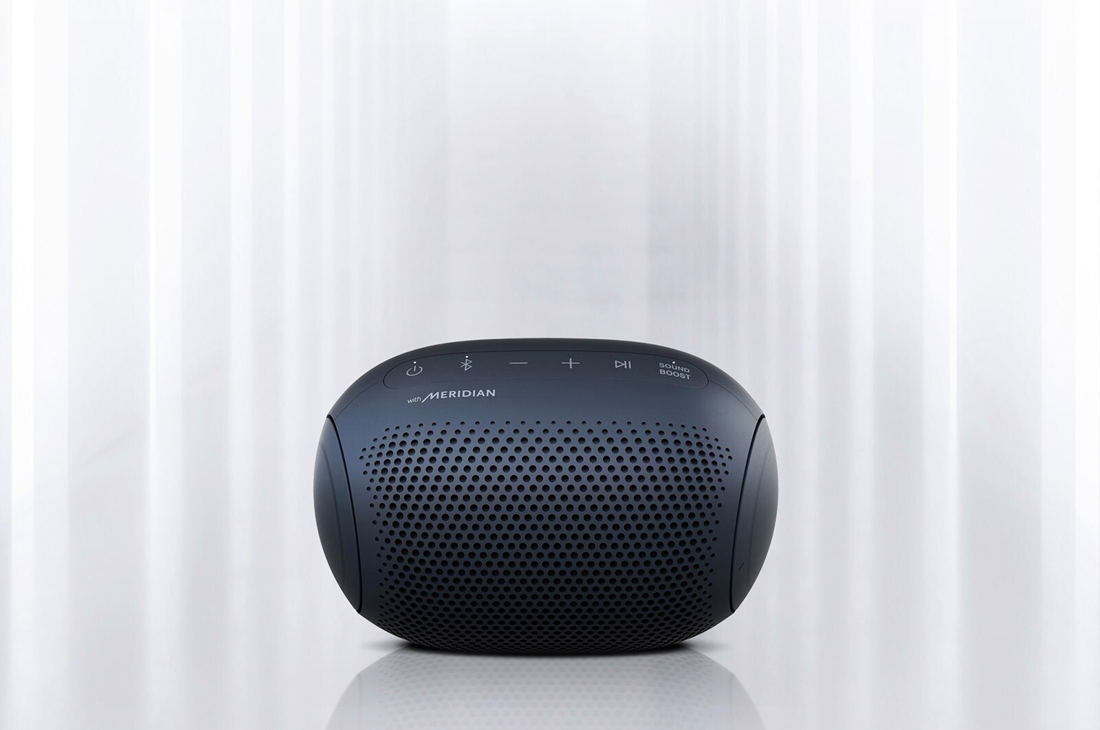 Front view of LG XBOOMGo PL2 PL2