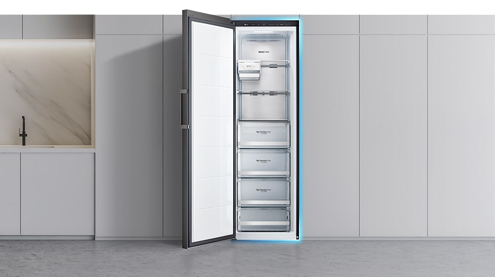 Tepi luar produk disorot dengan warna neon, ini menunjukkan bahwa produk tersebut terpasang dengan sempurna ke dinding dapur dan menunjukkan tampilan built-in.