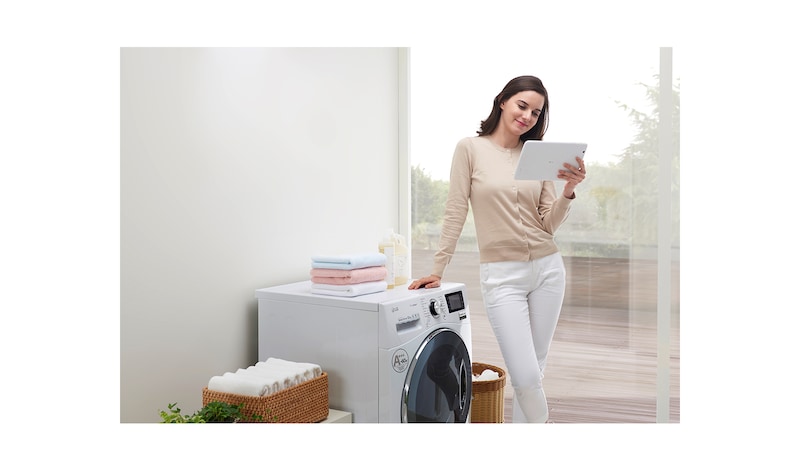 LG Mesin Cuci Front Loading, 8kg – Hemat Listrik dengan Inverter Direct Drive, F8008NMCW