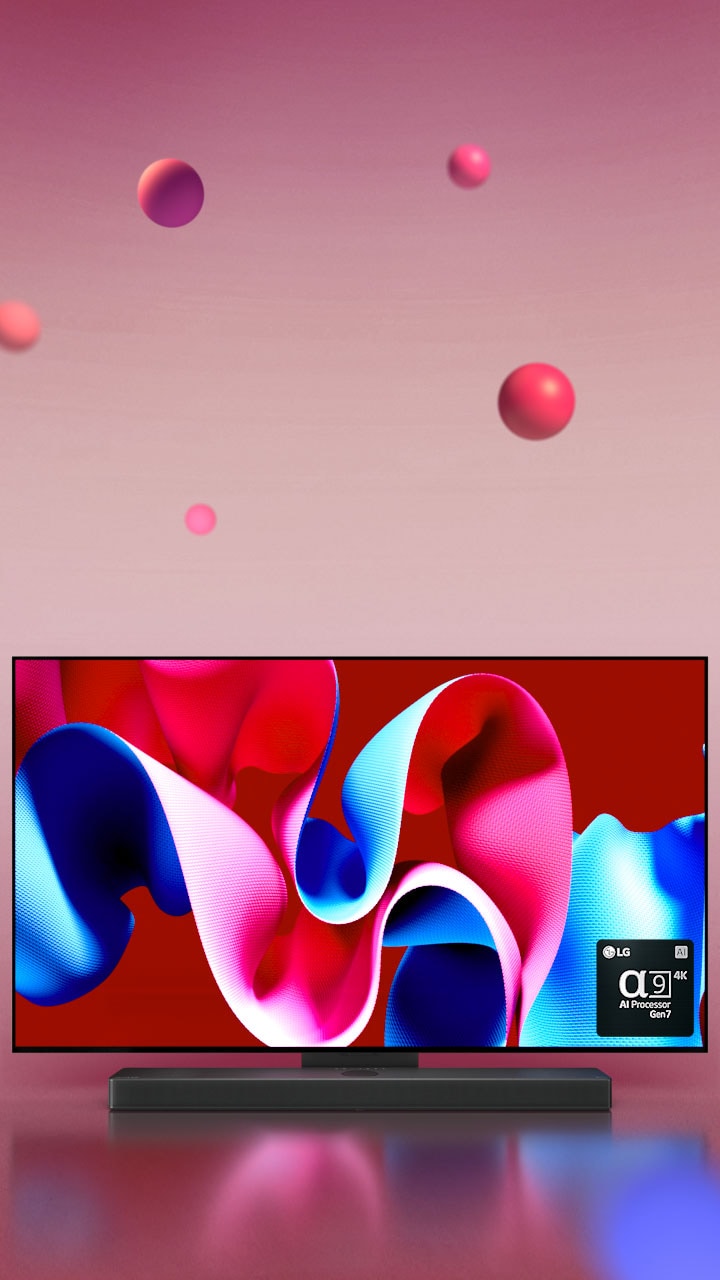 LG OLED C4 dan LG Soundbar menghadap 45 derajat ke kanan dengan karya seni abstrak merah muda dan biru di layar bersama latar belakang merah muda dengan bola 3D.​ OLED TV dan LG Soundbar berputar menghadap ke depan. Di kanan bawah terdapat logo prosesor AI alpha 9 Gen7 LG.​