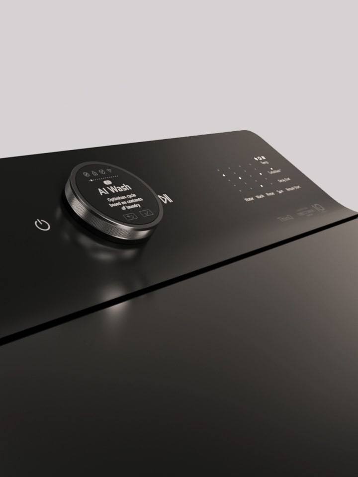 Mesin cuci top load dengan panel kontrol yang jelas, dispenser mudah diakses, dan pengaturan dial yang praktis.