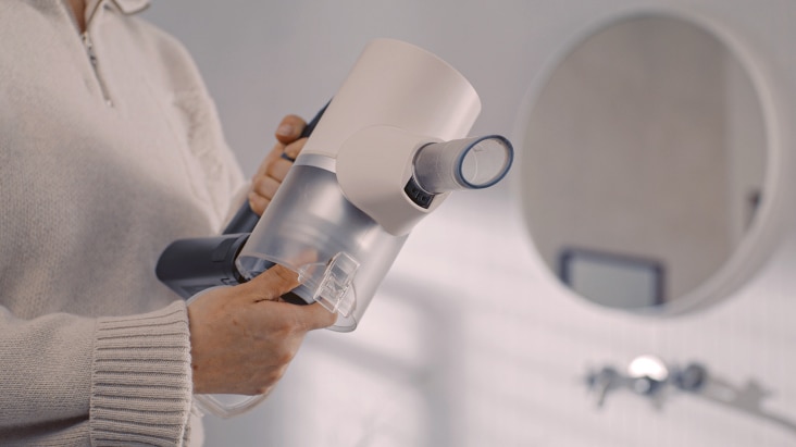 Tempat penampung debu, filter pembuangan, dan filter mikro dapat dengan mudah dilepas, sehingga memudahkan pengelolaan vacuum cleaner.	