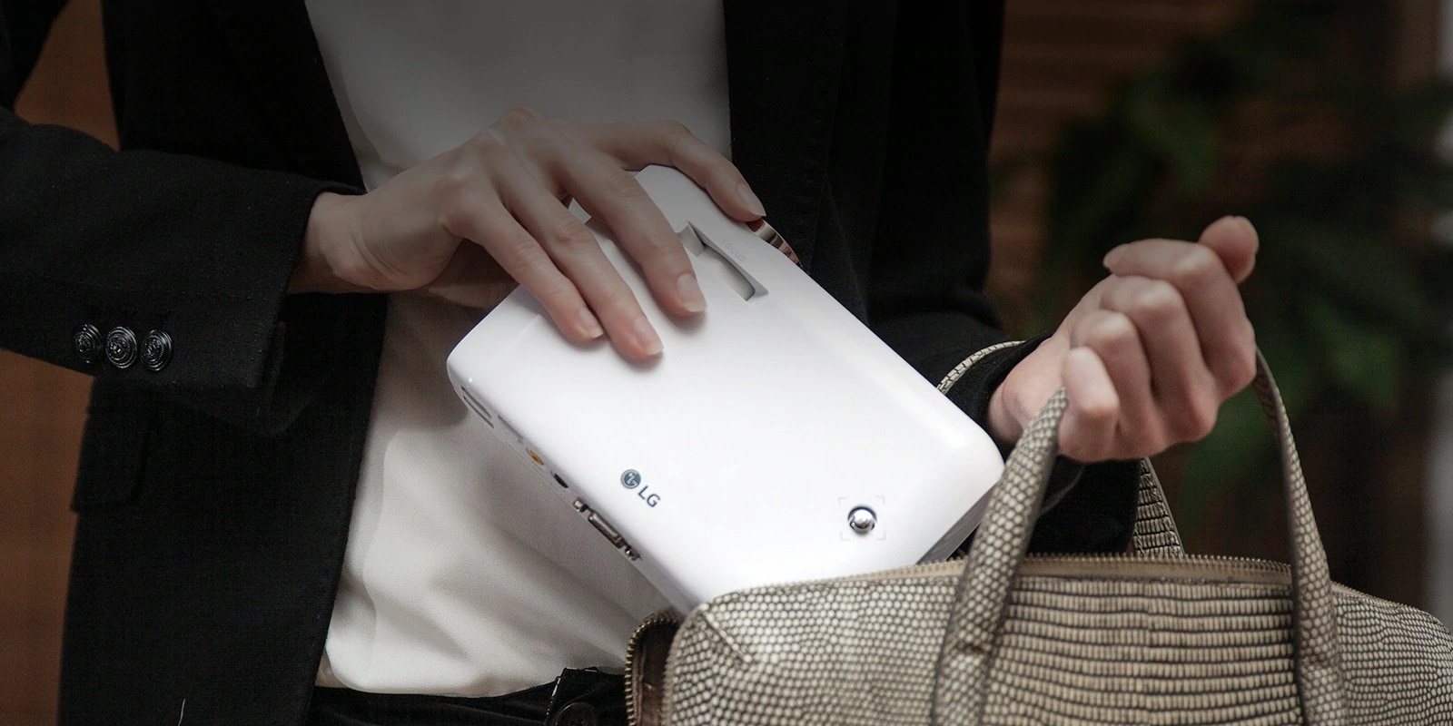 Light Weight and Slim Design