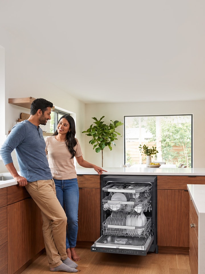 What Does a Steam Dishwasher Do? Benefits for Water Spots, Hygiene and Odours