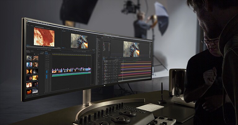 LG 449WL950G-BE Manage the Whole Timeline