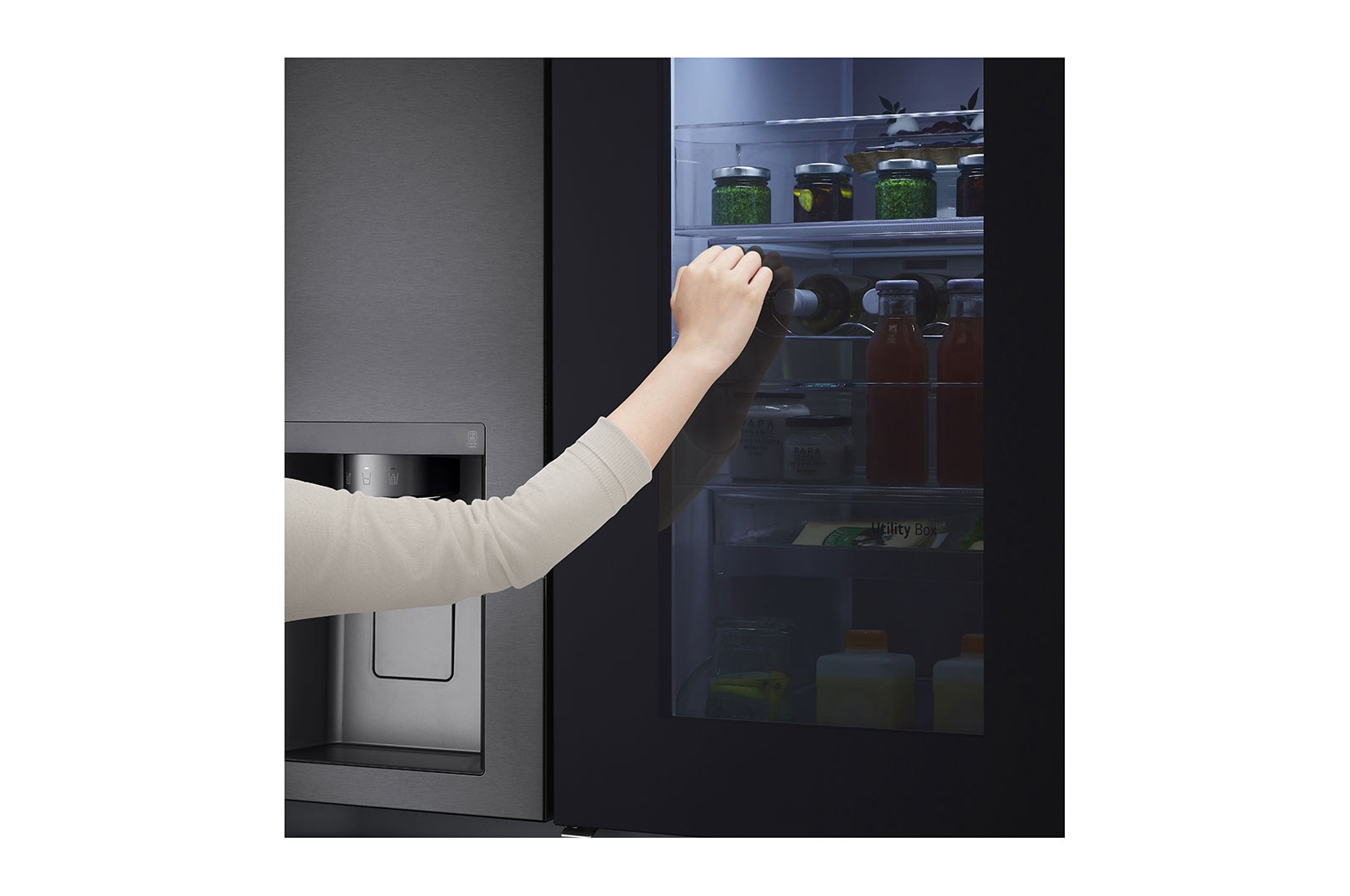 LG Knock Twice, See Inside, 635L InstaView Door-in-Door™, Side-by-Side Refrigerator with Smart Inverter Compressor, DoorCooling+™, Matte Black Finish, GL-X257AMCX