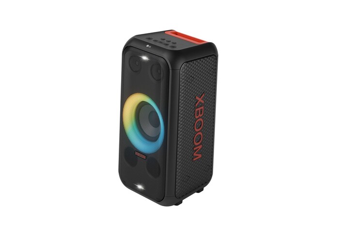 Vista dello speaker rivolto verso sinistra a tre quarti