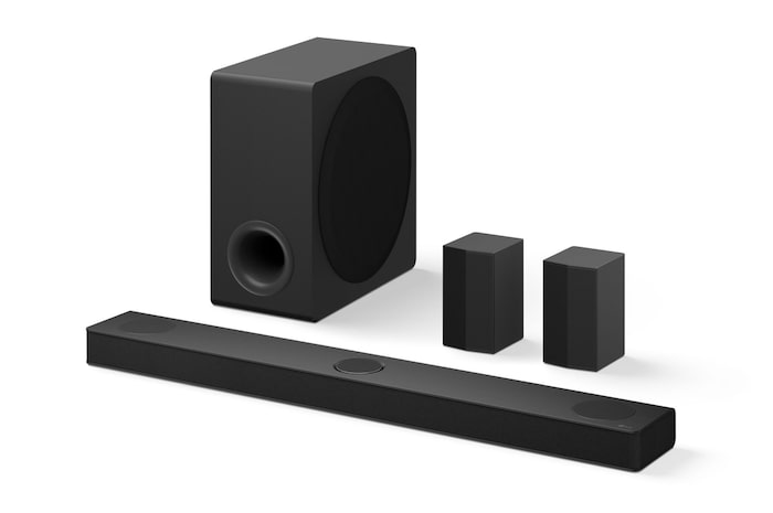 Immagine della soundbar con subwoofer e casse posteriori angolati verso sinistra