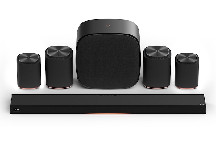 Vista frontale del set Sound Suite Immersive Quad 7