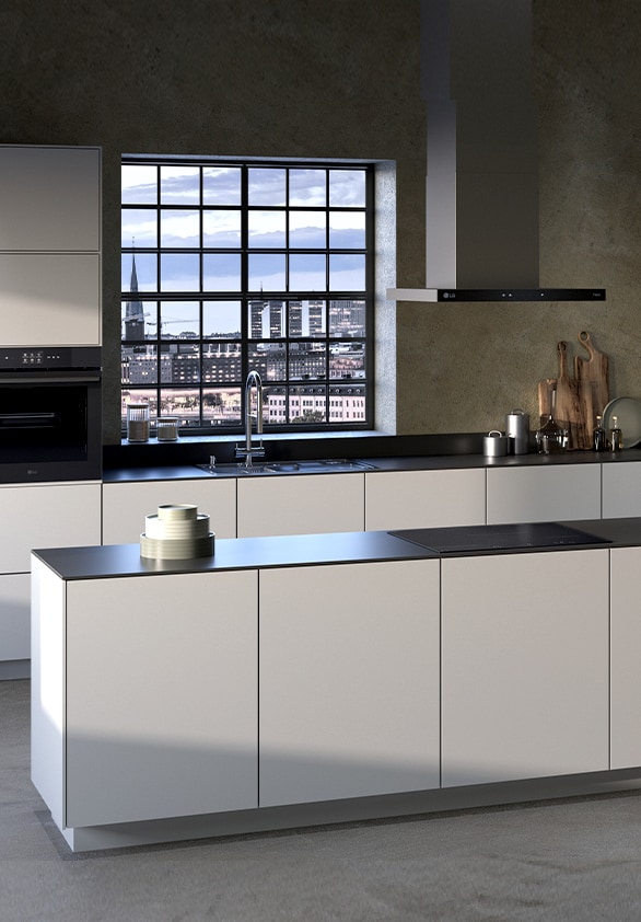 Immagine di una cucina con installati una cappa e un piano cottura.
