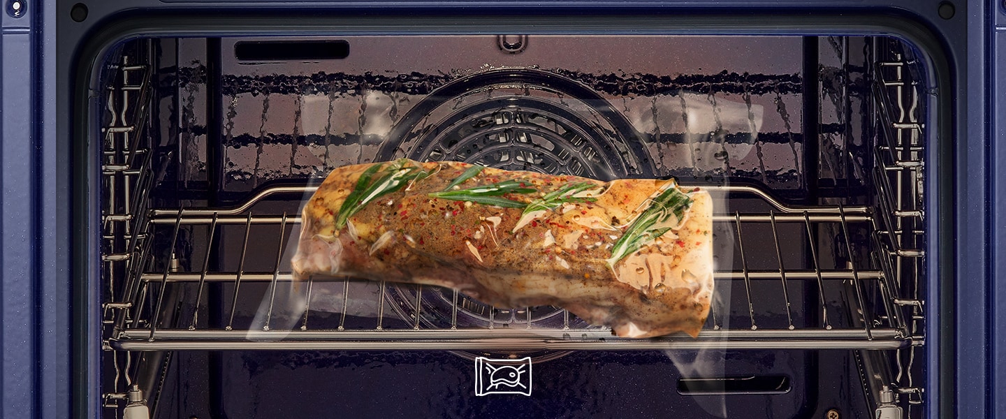   Immagine di un pezzo di carne sottovuoto cotto attraverso lo air sous vide.