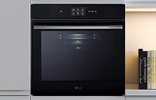 Immagine con il forno a da incasso installato