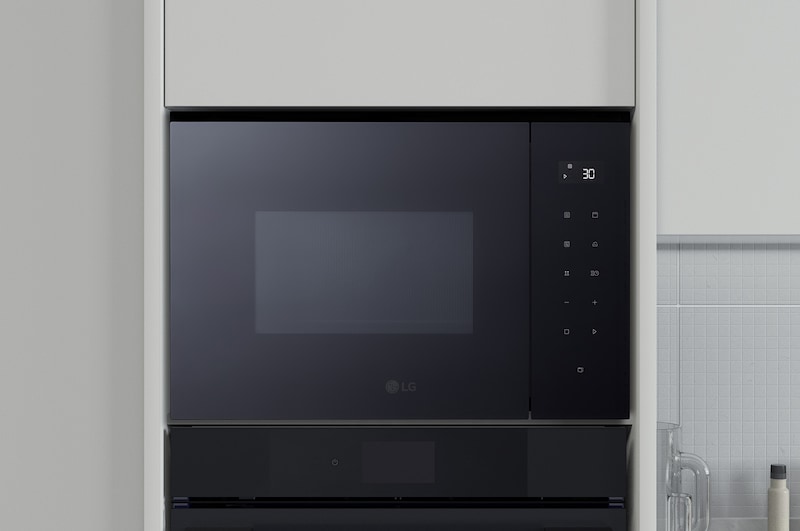 Foto frontale del forno LG MGBZ2593F