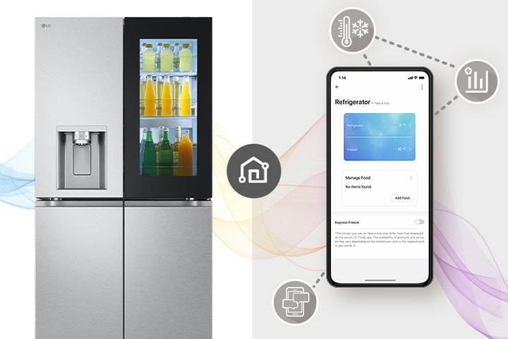 Frigorifero LG in acciaio inox con porta trasparente a sinistra e smartphone a destra che mostra l'app di controllo remoto.