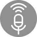 Un microfono bianco con onde sonore su sfondo rosso, indicante la funzione di registrazione audio.