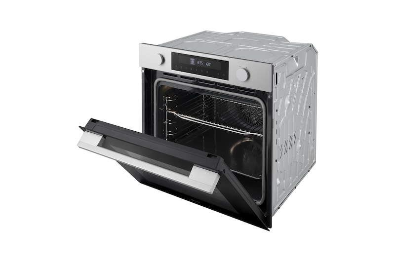 Forno visto da 3/4 con porta semi aperta