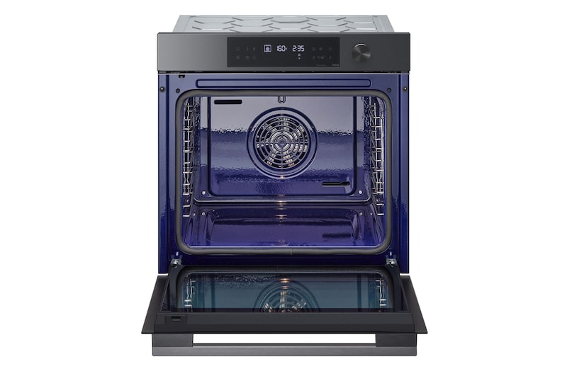 Foto frontale con porta aperta