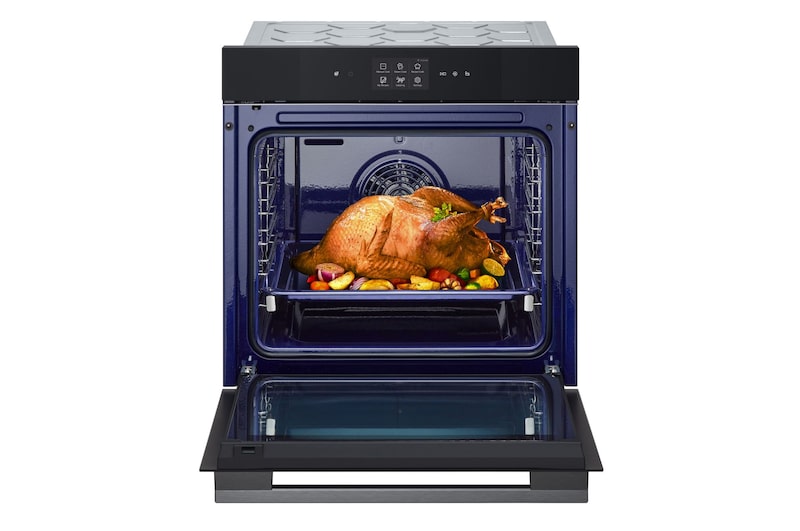 Foto frontale con all'interno un pollo