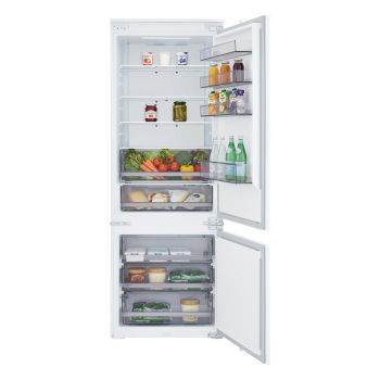 Frigorifero da incasso Fit&Max 75 LG CCJ7396SCHQ con porte aperte, vista frontale dell'interno con ripiani, balconcini, cassetti per frutta e verdura e congelatore inferiore.