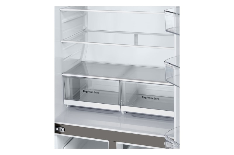 Dettaglio interno frigo e cassetti