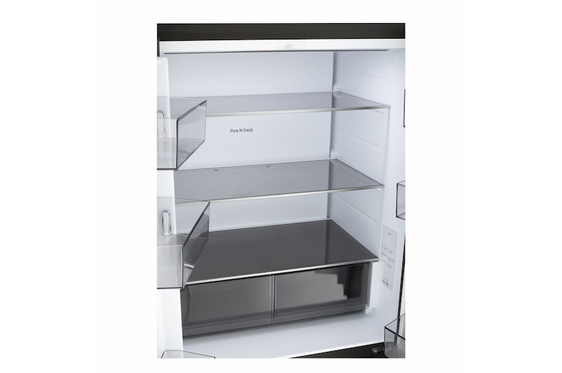 Frigorifero Multidoor Slim  LG GMBS30SDEP con interno Pure N Fresh, ripiani in vetro e cassetti inferiori per una conservazione ordinata degli alimenti.