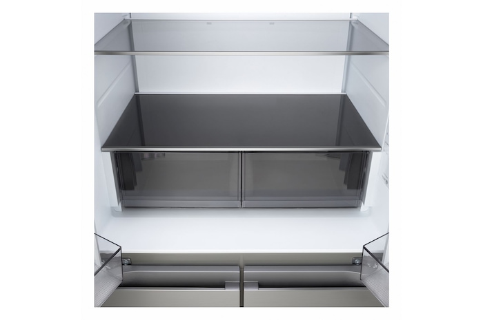 Frigorifero Multidoor Slim LG GMBS30SDPY, dettaglio interno con ripiano in vetro e cassetti inferiori.