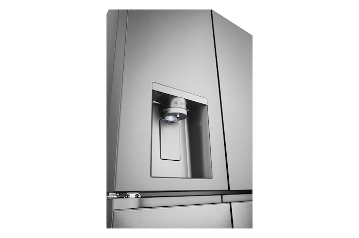 Dettaglio scaffali e cassetti del frigorifero