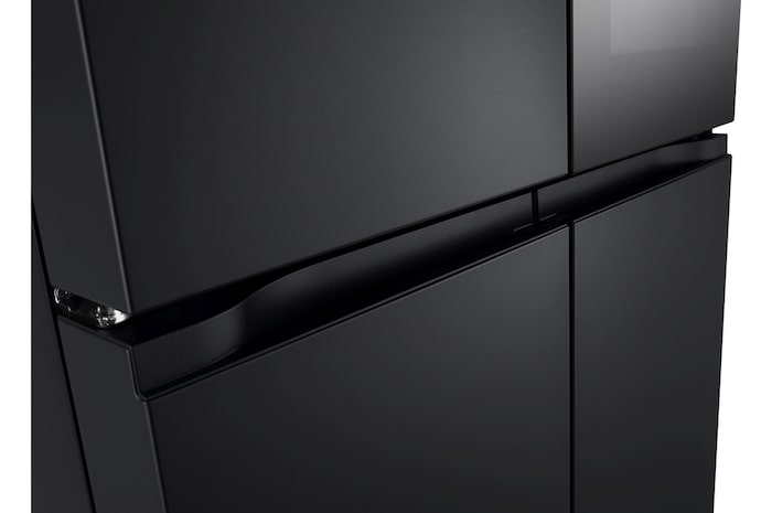 Dettaglio delle maniglie integrate verticali