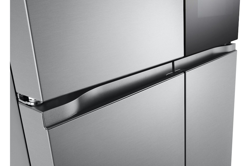 Dettaglio delle maniglie integrate verticali