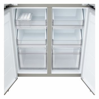 Frigorifero Multidoor Slim Instaview LG GMVS30SEPY con freezer multidoor aperto e cassetti trasparenti vuoti.