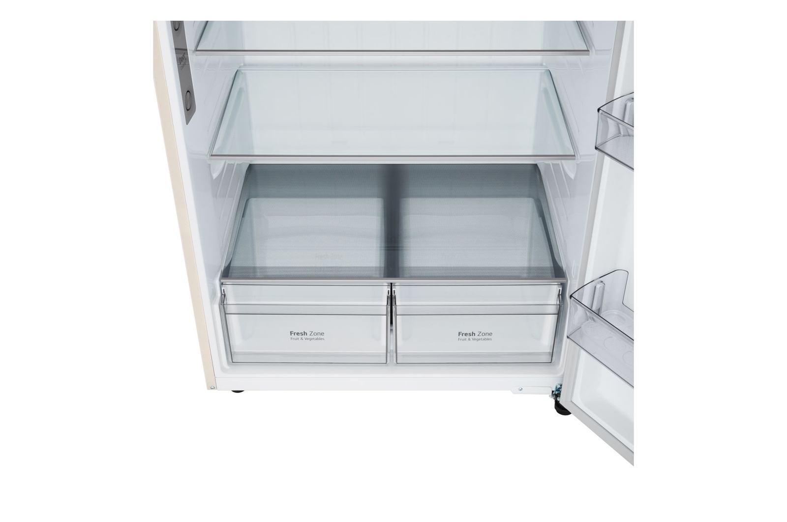 Foto del frigorifero LG GTFV61SEBQD con dettagli su ripiani interni