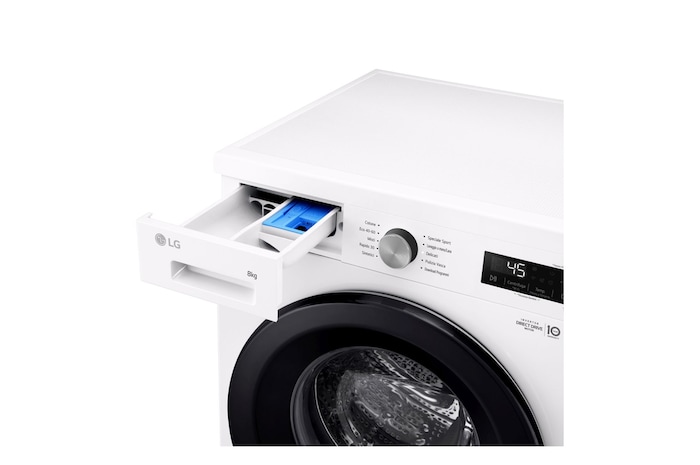 Lavatrice a tre quarti con oblò aperto