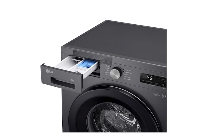 Lavatrice a tre quarti con oblò aperto